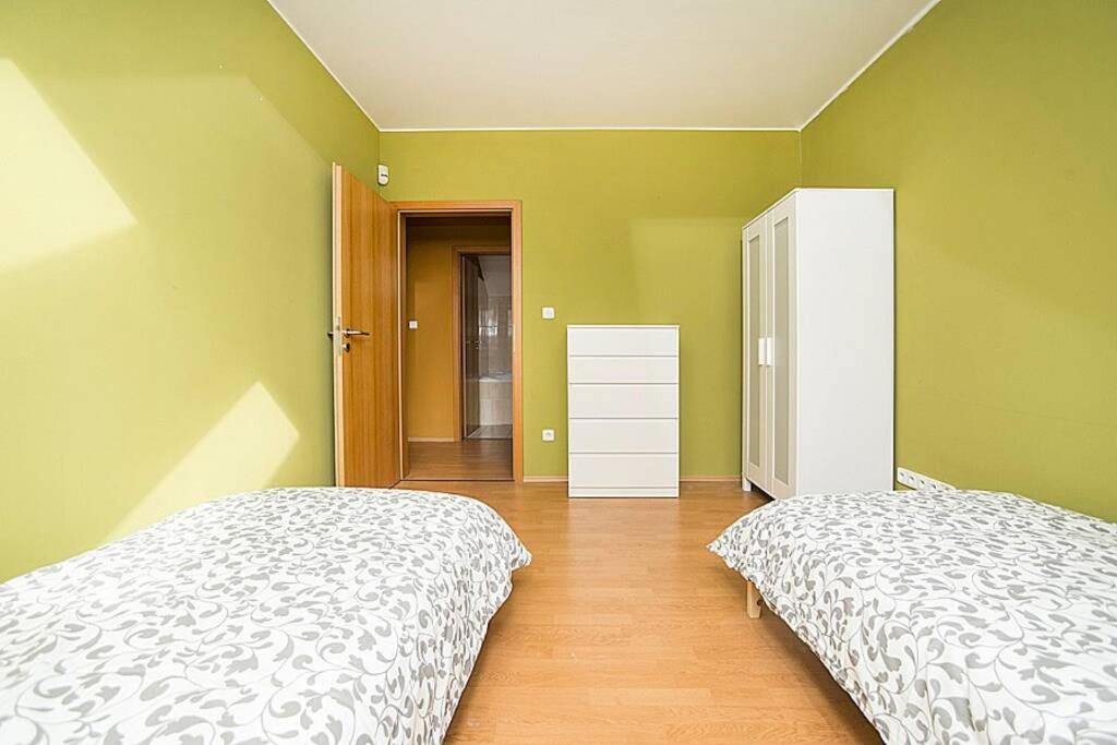 Great Terrace In Big, Flat Appartement