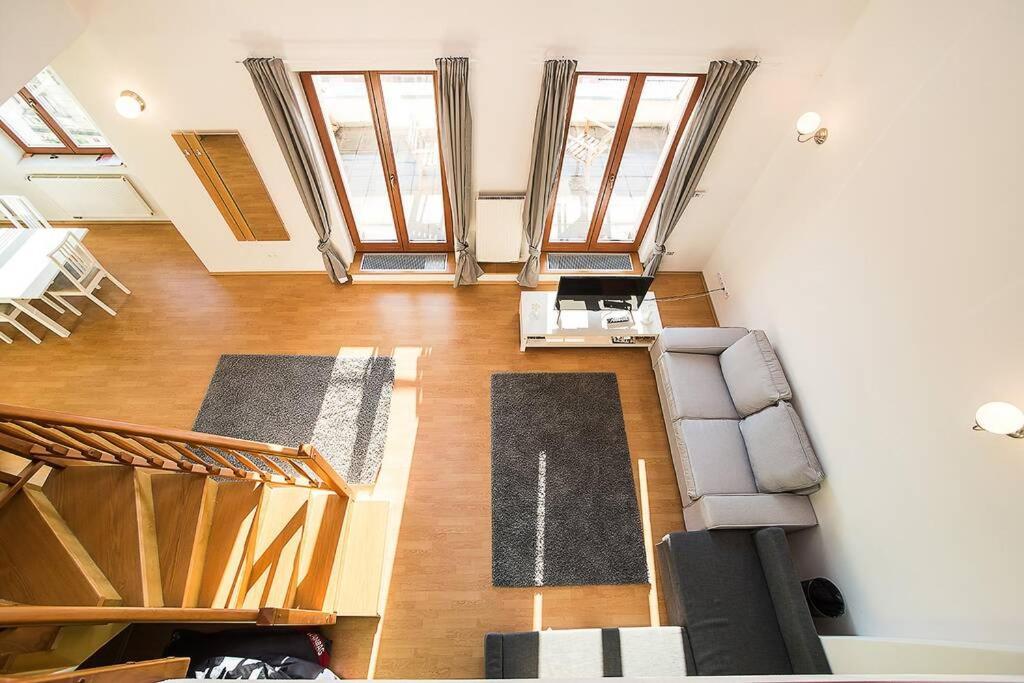 Great Terrace In Big, Flat Praag